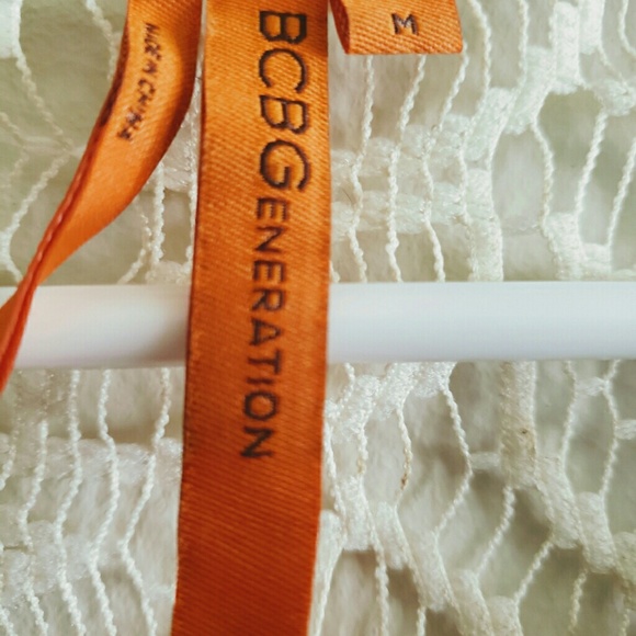 BCBG - Ruffle blouse - Picture 3 of 3